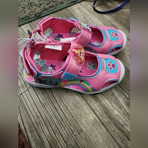 Size 11 paw patrol light up sneakers NWT - Picture 2 of 3